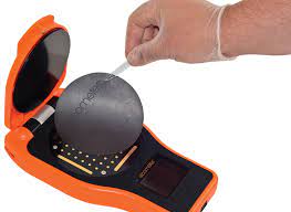 Thiết bị kiểm tra muối hòa tan trên bề mặt trước khi sơn phủ