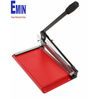 Hình ảnh thiết bị cắt mạch in PCB trong môi trường sản xuất điện tử